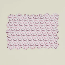 Trudie Table Linens^Abigail Scalloped Quilted Placemat