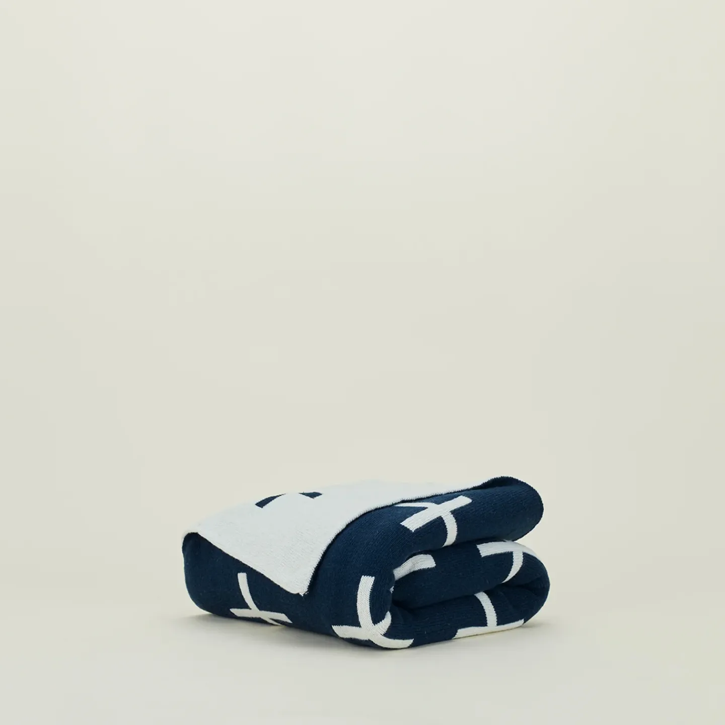 Hawkins New York Throws^Cross Knit Throw