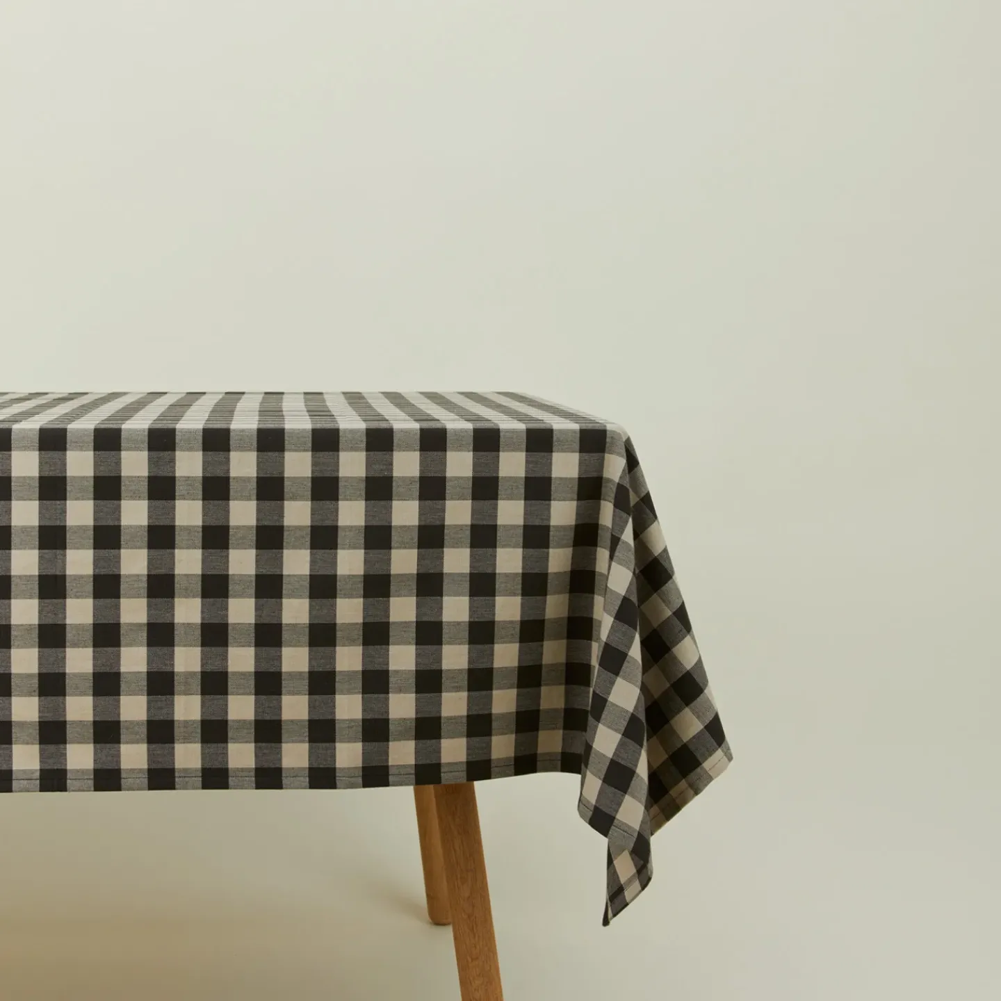 Hawkins New York Table Linens^Essential Gingham Tablecloth