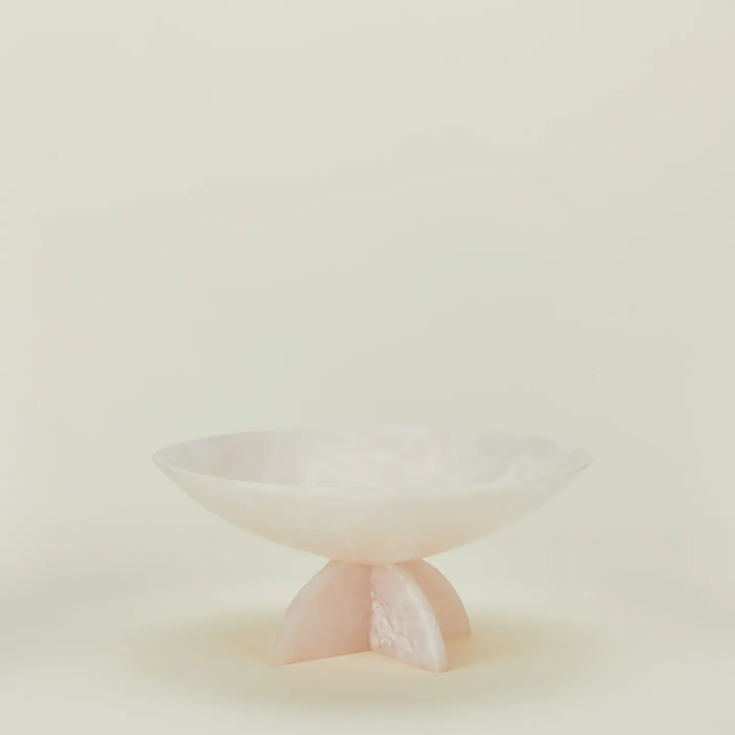 Saarde Storage & Organization|Serveware^Flow Resin Fruit Bowl