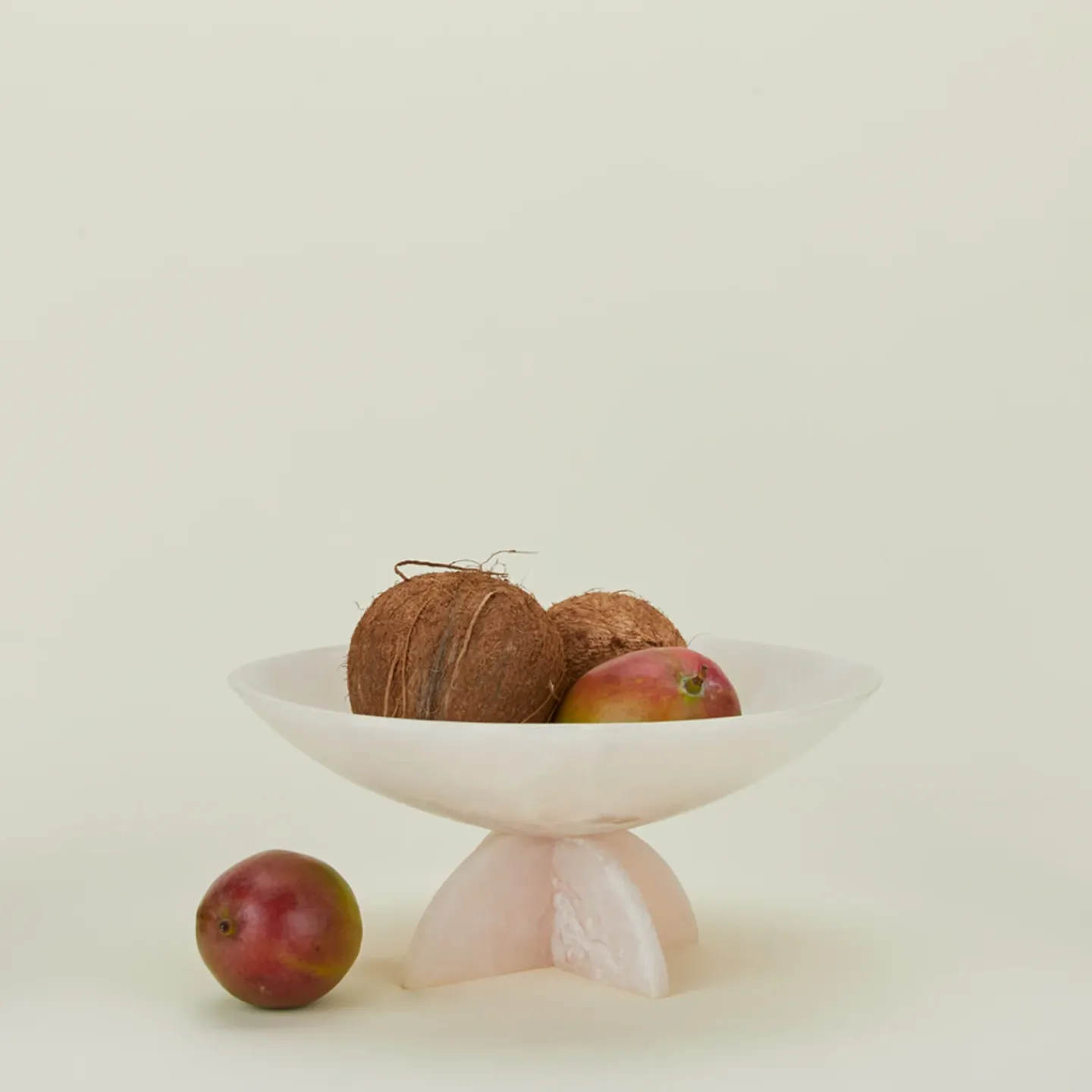 Saarde Storage & Organization|Serveware^Flow Resin Fruit Bowl