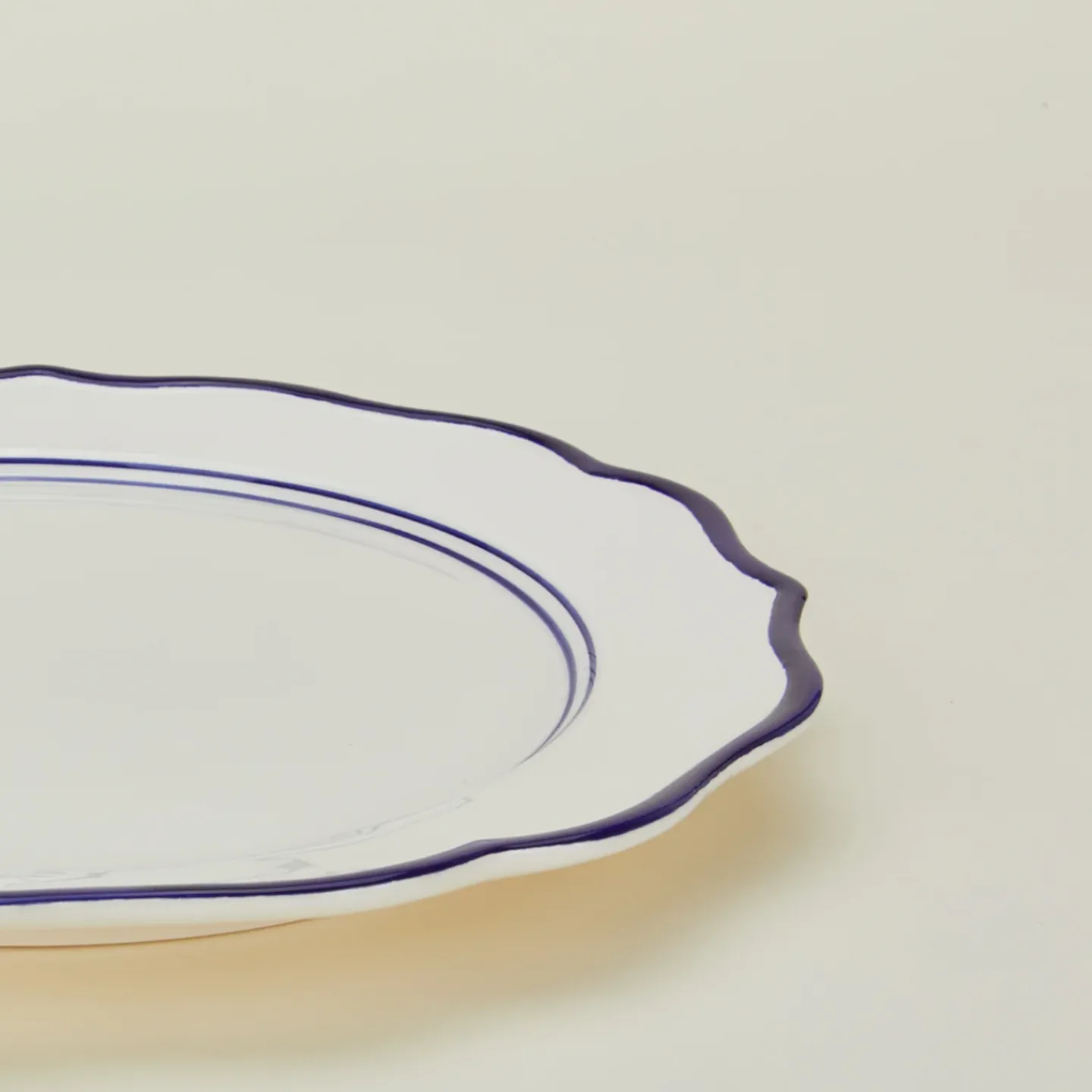 Maison Madison Home Serveware^Ogee Edge Round Platter