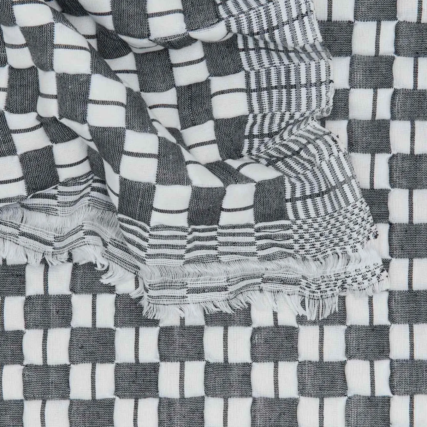 Archive NY Throws^Quilted Checkered Throw