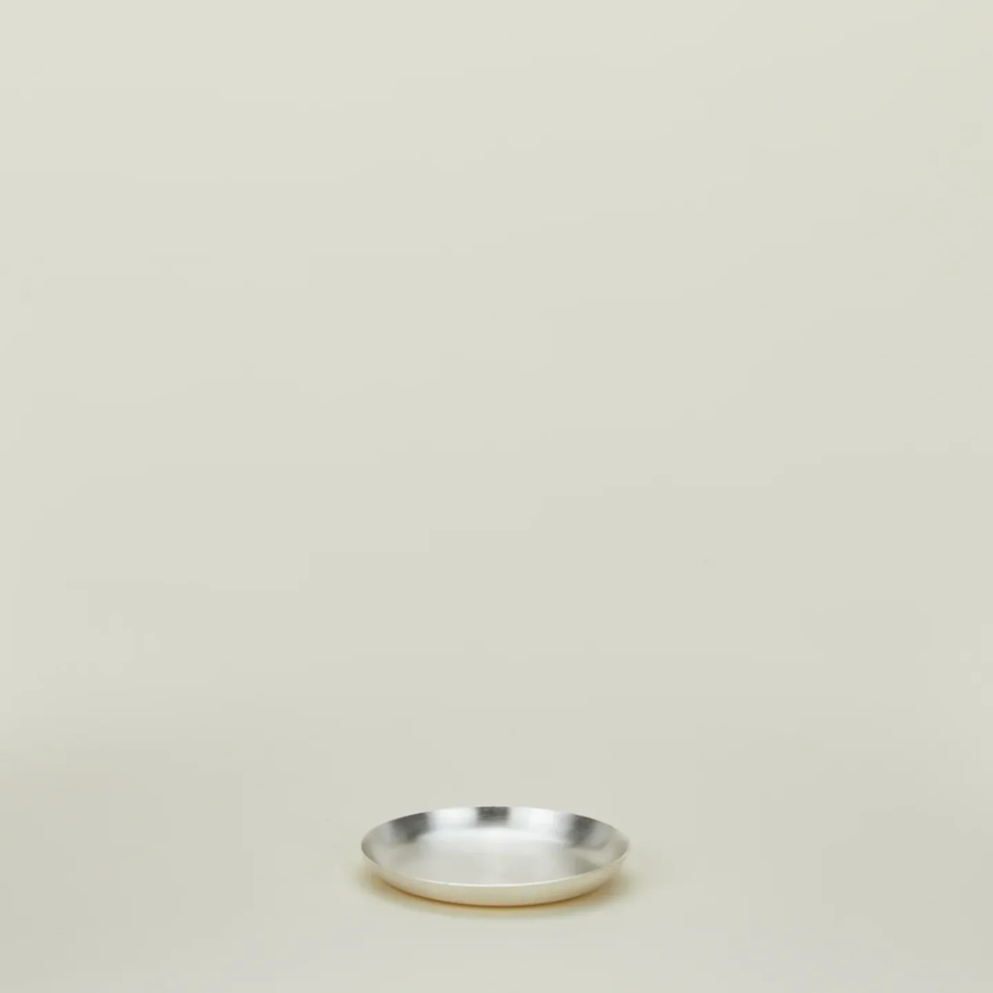 Fog Linen Glassware & Barware|Serveware^Round Silver Plate
