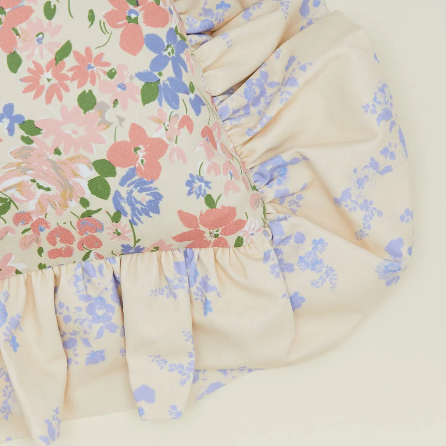 Maison Lisette Pillows^Ruffled Floral Cushion