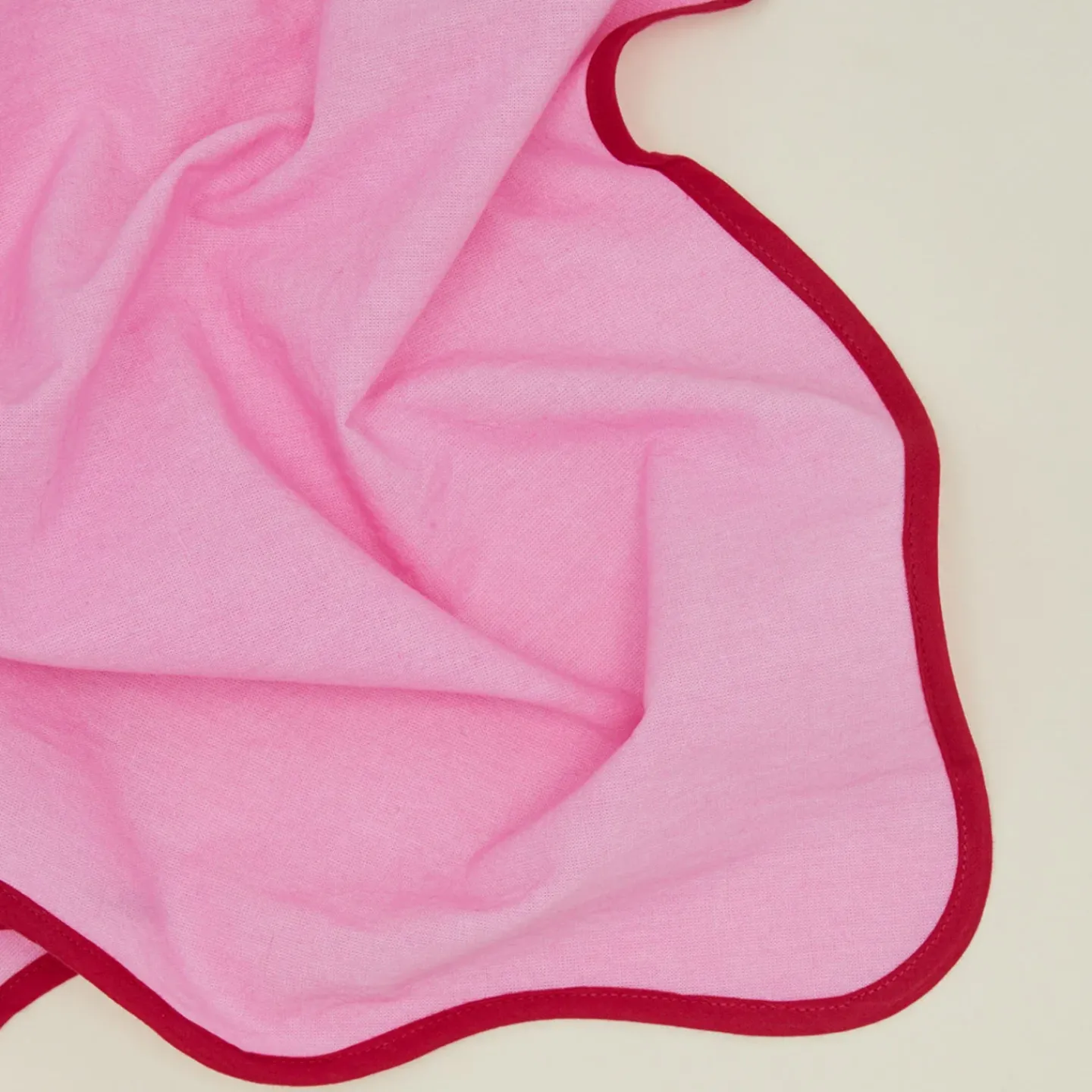 MODAFLEUR Table Linens^Scalloped Napkin, Set of 4