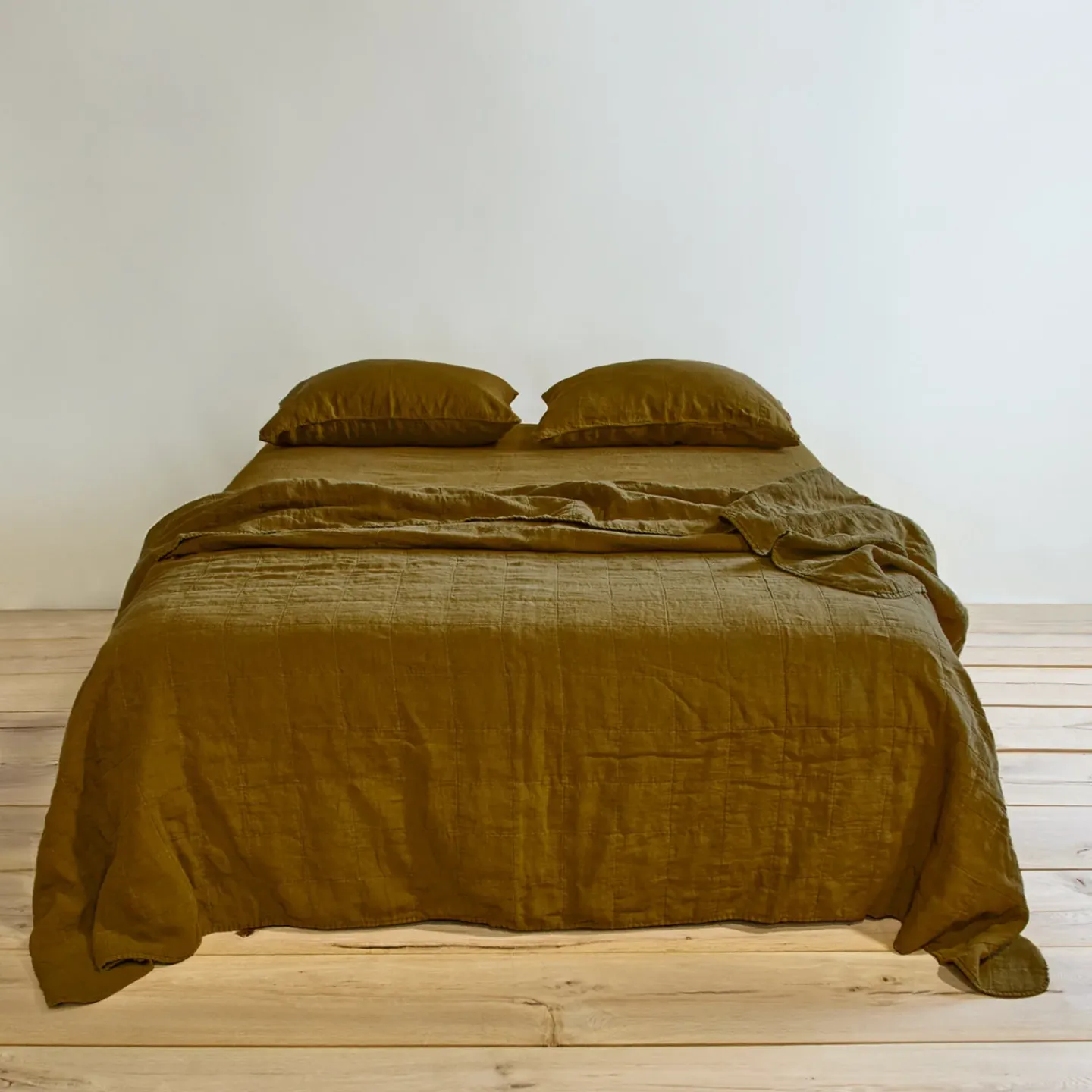 Hawkins New York Blankets & Quilts^Simple Linen Quilt