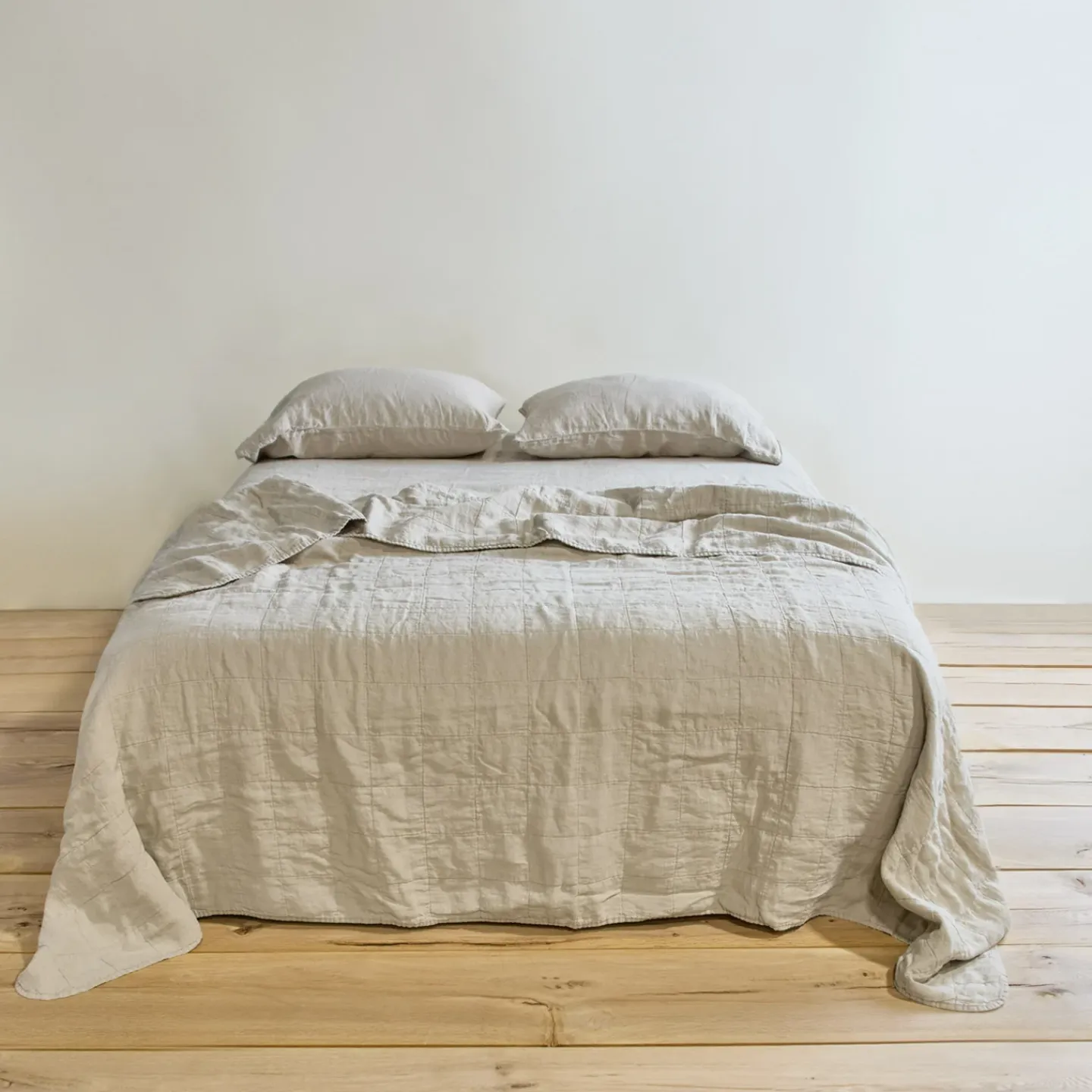 Hawkins New York Blankets & Quilts^Simple Linen Quilt