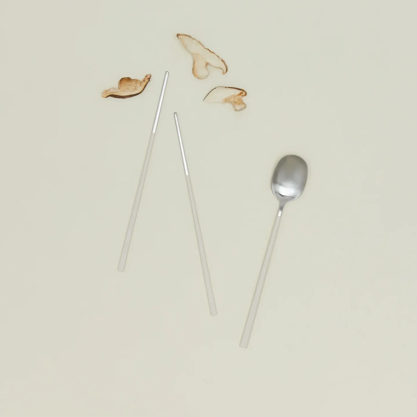 Illo Flatware^Spoon + Chopsticks Set