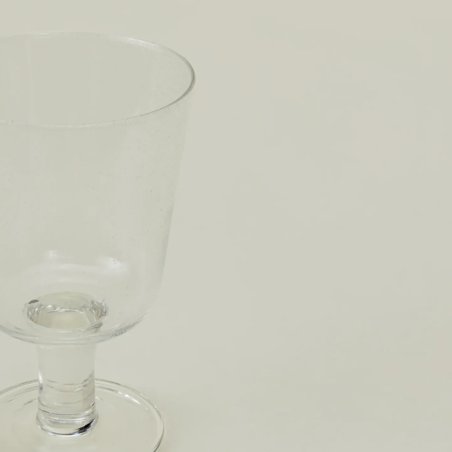 British Colour Standard Glassware & Barware^Stemmed Wine Glass