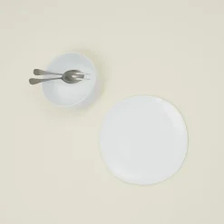 Hawkins New York Dinnerware^Strata Round Serving Platter - White
